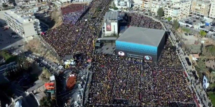 حضور حاشد للذكرى الأولى لاستشهاد القادة