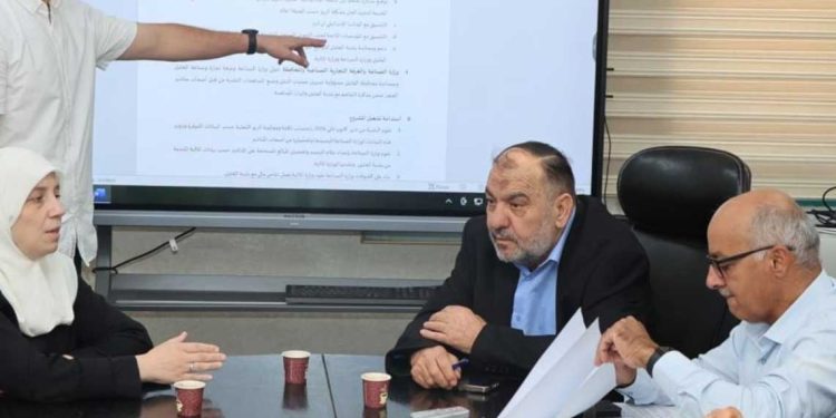 فلسطين…اقتحامات للأقصى واعتقال رئيس بلدية الخليل