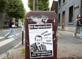 فرنسا على موعد مع حركة “لنوقف كل شيء”