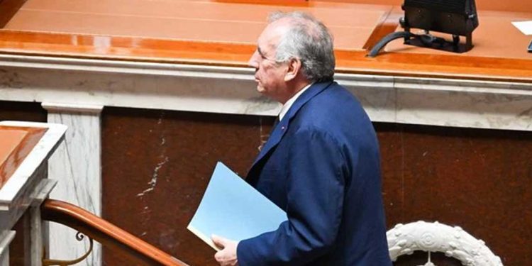 فرنسا…سقوط حكومة فرانسوا بايرو