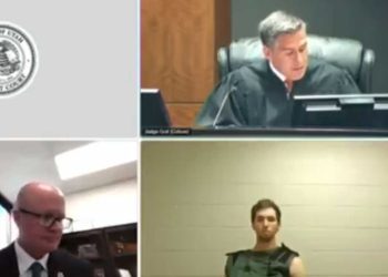 في أول ظهور له امام المحكمة…ما هي التهم التي وُجهت لتايلر روبنسون؟