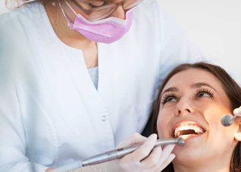 طب الأسنان…جمعية جزائرية توقع مذكرة تفاهم مع مؤسسة “إنريكو ماتيي” الإيطالية