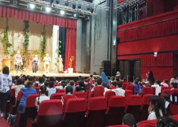 مسرح بجاية يطلق عرض “الساحرة والأيتام” للأطفال