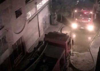 مصر…حريق ضخم يضرب مصنعاً للملابس بالمحلة الكبرى