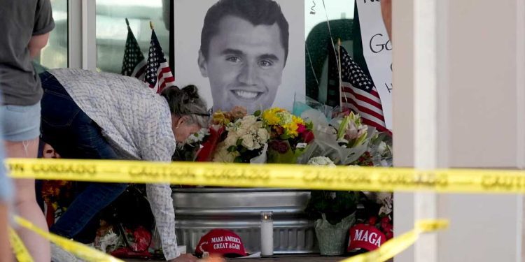 مقتل الناشط الامريكي تشارلي كيرك…ماذا تقول التحقيقات الأولية عن الحادث؟