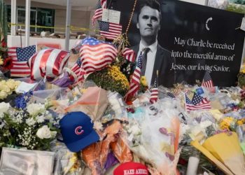 من هو الشخص الذي حذّر تشارلي كيرك قبل أيام من مقتله؟