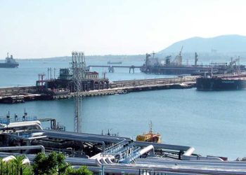 أوكرانيا تستهدف محطات نفط الروسية