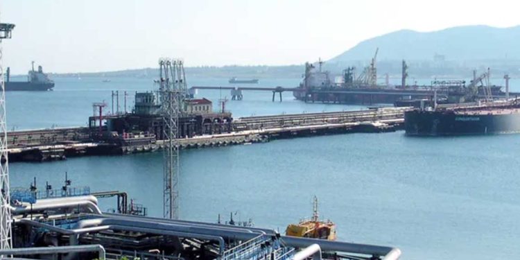 أوكرانيا تستهدف محطات نفط الروسية