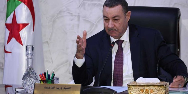 وزير الداخلية…التكفل بانشغالات المواطن محور أساسي