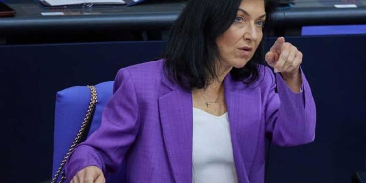 وزيرة الاقتصاد الألمانية..الوضع خطير ونحتاج إلى برنامج إنعاش اقتصادي