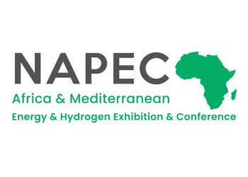 عرقاب يفتتح معرض “ناباك 2025” بوهران