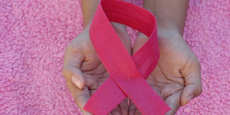 “أكتوبر الوردي” لتعزيز مكافحة سرطان الثدي في الجزائر