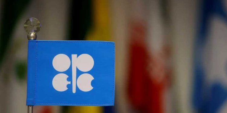 أسعار النفط ترتفع طفيفًا بعد خسائر متتالية وسط توقعات زيادة إنتاج أوبك+