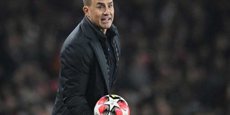 أوزبكستان تختار كانافارو لقيادة المنتخب الأول