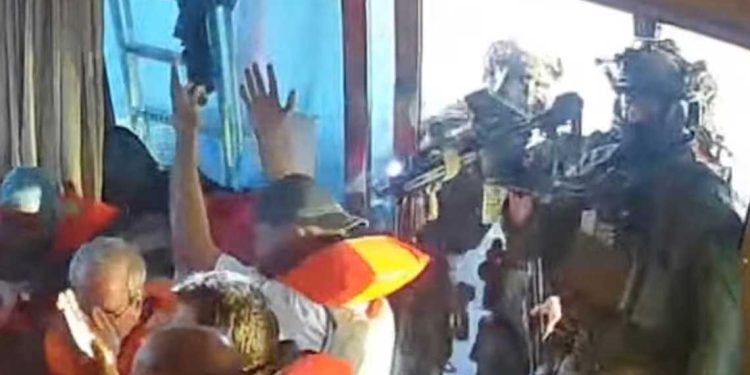 اعتراض أسطول الصمود يثير جدلاً دبلوماسياً وقانونياً دولياً