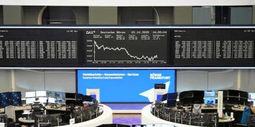 الأسهم الأوروبية تتراجع بفعل الصدمة السياسية في فرنسا