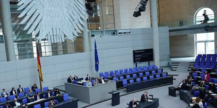 البرلمان الألماني يلغي برنامج التجنيس السريع