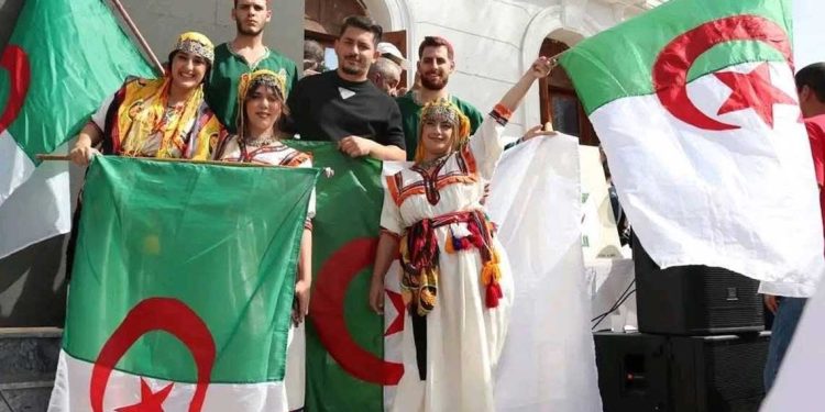 التأهل لمونديال 2026…توزيع 20 ألف علم وطني على الجماهير