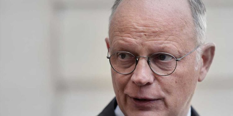 الطريق إلى الإليزيه يمر عبر الجزائر…فيليب يغازل اليمين بخطاب عدائي