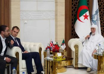 القاسمي لكاتب الدولة البريطاني…إعطاء الحوار أولوية قصوى