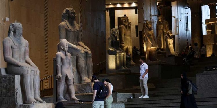 افتتاح المتحف المصري الكبير…بين الأهرامات والمستقبل
