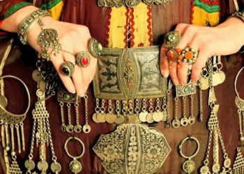 باتنة تحتضن الصالون الحلي التقليدي