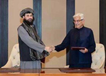 باكستان وأفغانستان تتفقان على وقف فوري لإطلاق النار