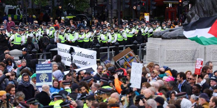 بريطانيا…مسيرة حاشدة تندد بحرب الابادة الاسرائلية ضد الفلسطينيين