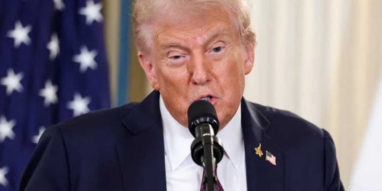 بعد رد حماس …ترامب يدعو إسرائيل وقف الحرب في غزة