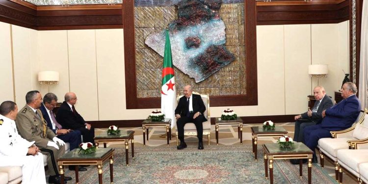 تبون يستقبل وزير الدفاع التونسي لتعزيز التعاون العسكري