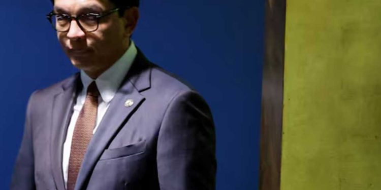 تحث حماية فرنسية…رئيس مدغشقر يعلن حل البرلمان