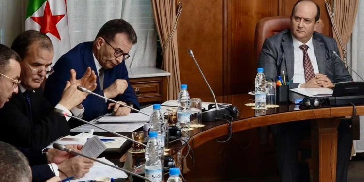 الحكومة تدرس تسوية ميزانية 2023