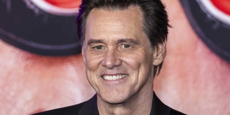 جيم كاري يتوج بجائزة سيزار الفخرية في باريس