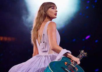 حياة فتاة استعراض…تيلور سويفت تطلق ألبومها الجديد”