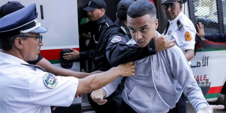 انتفاضة المغرب تتوسع لتشمل مختلف المدن وسط قمع دموي