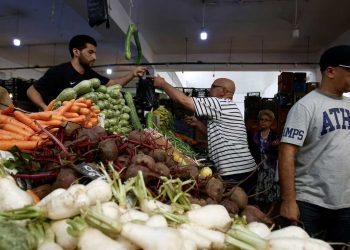 الجزائر تخطط لخفض عجز الميزانية إلى 40 مليار دولار في 2026