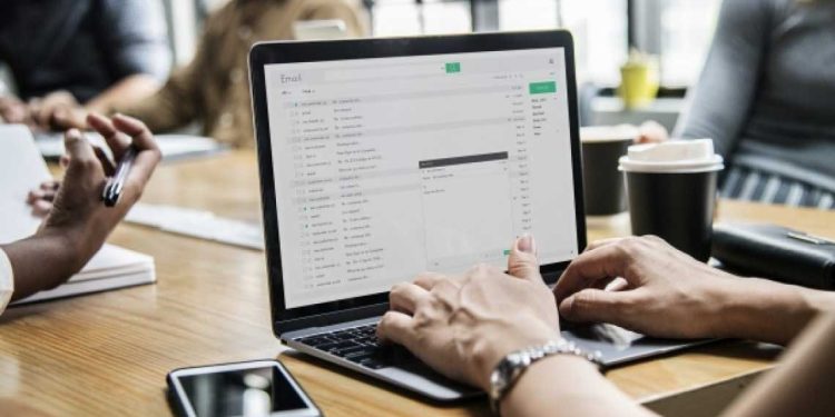 شريط إخباري جديد بالإنجليزية يرفع صوت الجزائر إلى العالم