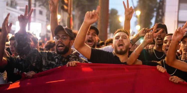 “عاش الشعب” يهز شوارع الرباط في مواجهة شعار “عاش الملك”
