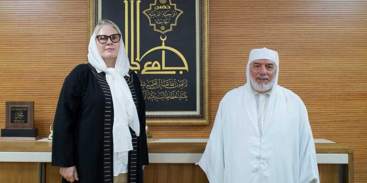 عميد جامع الجزائر يستقبل سفيرة النرويج لبحث التعاون في الحوار الديني والثقافي