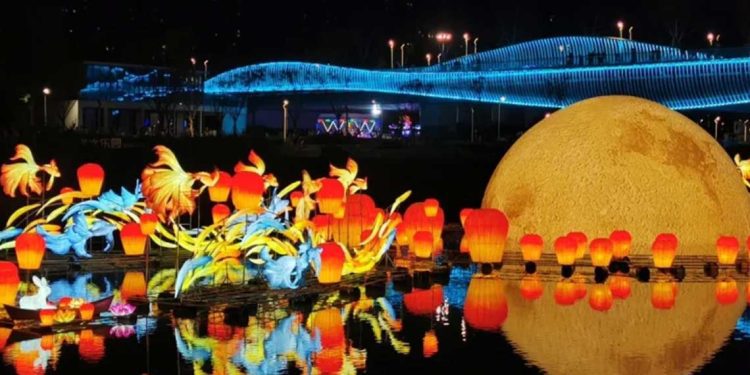 عيد منتصف الخريف في الصين…لم شمل العائلات واحتفالات ثقافية واسعة