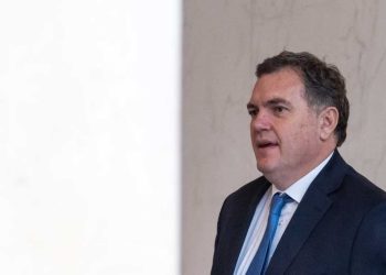 فرنسا لن تعتذر…فيليب تابارو ابن “الجيش السري” الذي يتحدث بلسان أبيه