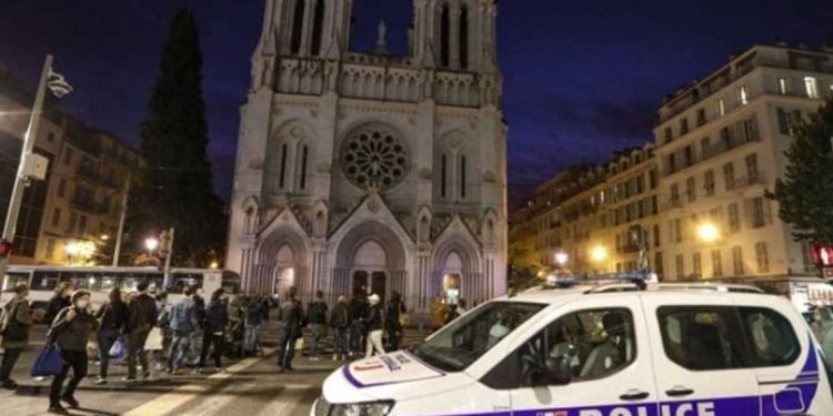 فرنسا…مقتل شخصين وإصابة خمسة آخرين في حادث إطلاق نار بنيس