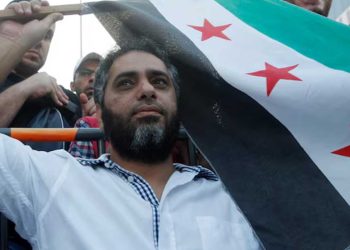 فضل شاكر يسلم نفسه لمخابرات الجيش اللبناني بعد سنوات من الفرار