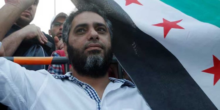 فضل شاكر يسلم نفسه لمخابرات الجيش اللبناني بعد سنوات من الفرار