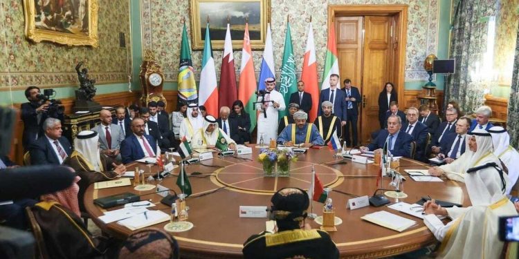 قمة روسيا-الدول العربية…من هم بالدعوة ؟ وما الدول التي يُتوقع أن تحضر؟