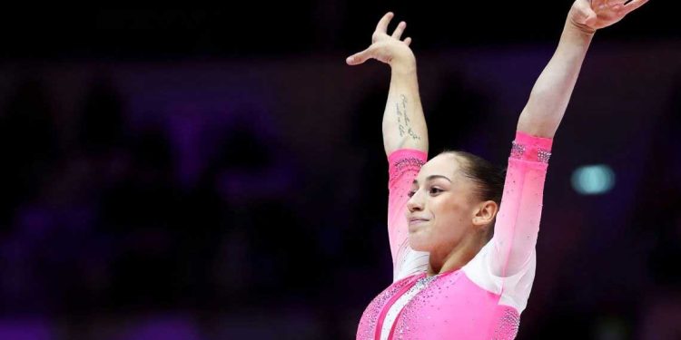 كيليا نمور تظفر بذهبية بطولة العالم للجمباز بجاكرتا