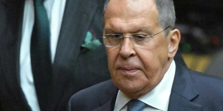 لافروف..الثقة في الدولار تتراجع والعالم يتجه نحو نظام مالي جديد