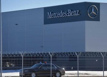 مرسيدس ….انخفاض أرباحها التشغيلية 70%