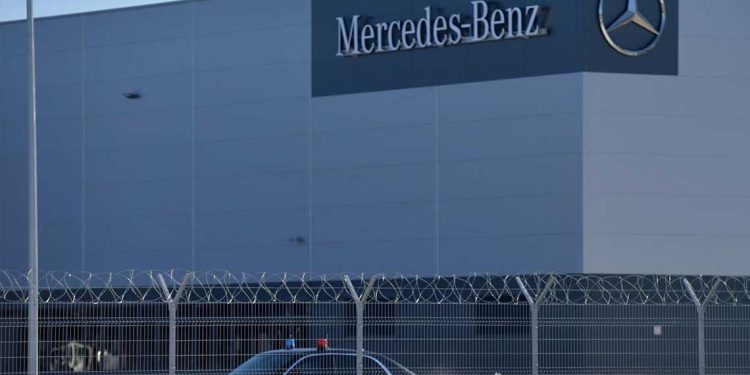 مرسيدس ….انخفاض أرباحها التشغيلية 70%