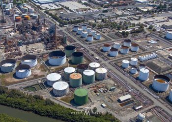 العراق يراجع حصته في أوبك لتعزيز الاستفادة من طاقته الإنتاجية